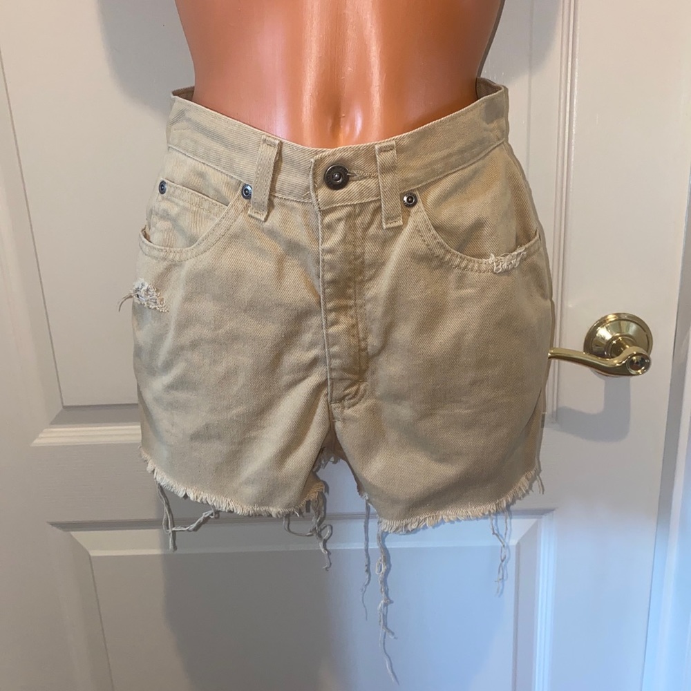 LIZ CLAIBORNE Classic Fit Shorts Distressed Butter Tan Size 4 $68 - Picture 10 of 13